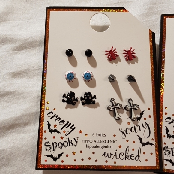 Girls Halloween pierced earrings NEW  12 pairs - Picture 2 of 5